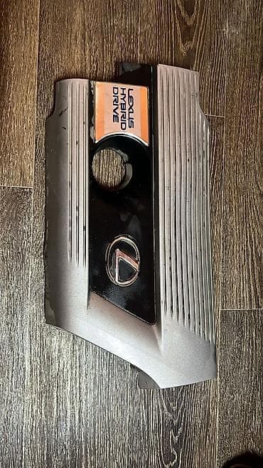 Lexus NX 300H крышка мотора