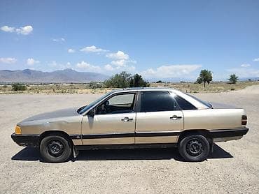 Транспорт: Audi 100: 1986 г., 2.2 л, Механика, Газ, Седан — 2
