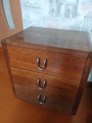 прикроватная тумбочка на английском: Прикроватная тумба, Б/у, Без зеркала, цвет - Коричневый, Дерево — 4