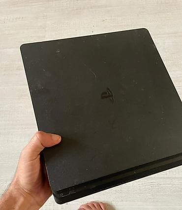 сони клуб: Игровая консоль Sony PlayStation 4 Slim (черная) - Компактный корпус — 1