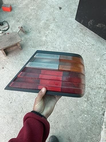 стекло блок: СРОЧНО ‼️ СТОП ФАРА ЗАДНИЙ ПРАВЫЙ МЕРСЕДЕС 124 О цене можно — 1