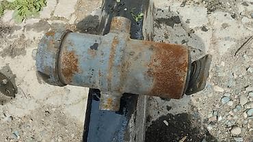 - Гидроцилиндр Зил 8000 сом. Рулевая колонка и маслянный насос от