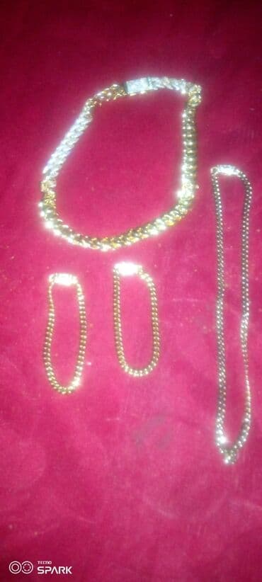 Audi: Набор бижутерии с камнями — цепи и браслеты - Комплект состоит из — 5