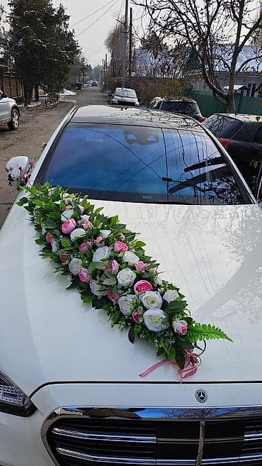 свадебные товары: Украшение для свадебного автомобиля, состоящее из колец, цветочных — 9