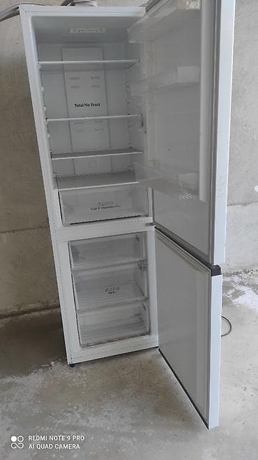 Холодильник Hisense, Двухкамерный, Total no frost
