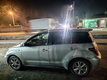 mark2 100: Toyota Ist: 2004 г., Автомат, Бензин, Хэтчбэк — 3