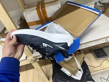 Личные вещи: Кроссовки Warrior (модель с логотипом W на боковой части) - — 4