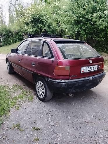 e90 bmw: Opel Astra: 1992 г., 1.6 л, Механика, Бензин, Хэтчбэк — 1