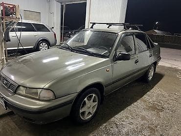 Daewoo Nexia: 2004 г., 1.5 л, Механика, Бензин, Седан