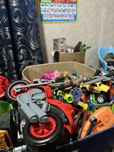 energy box: Большая коробка детских игрушек, микс Содержимое: - Разнообразные — 2