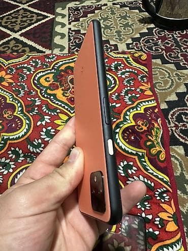 Чехол для смартфона - Материал: жесткая пластиковая спинка с мягкими