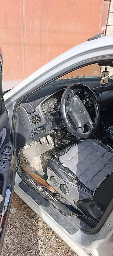 с4 2 3: Mazda 626: 1998 г., 1.8 л, Механика, Бензин, Хэтчбэк — 4