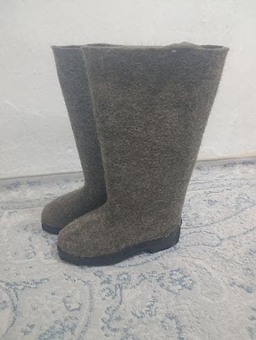 ботинки термо: Валенки и рабочие ботинки (две пары обуви)2500сом 1) Валенки серые с — 3