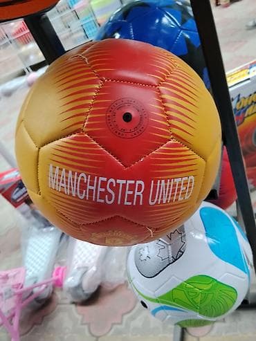 Футбольный мяч Manchester United - Яркий дизайн в градиенте — 2