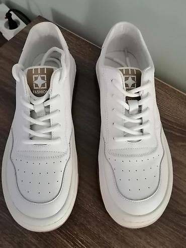 белые кроссы: Белые кеды FASHION - Универсальный дизайн: лаконичный силуэт в белом — 2