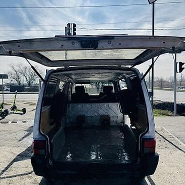 Продажа авто: Volkswagen Transporter: 1993 г., 1.9 л, Механика, Дизель, Фургон — 4