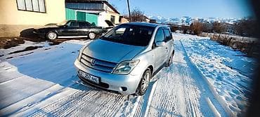 Toyota ist: 2003 г., 1.5 л, Автомат, Бензин, Хэтчбэк