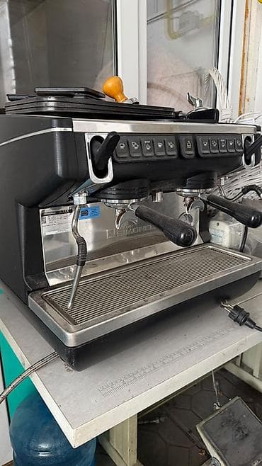 диспи: Профессиональный кофейный комплект Nuova Simonelli Состав: - — 4