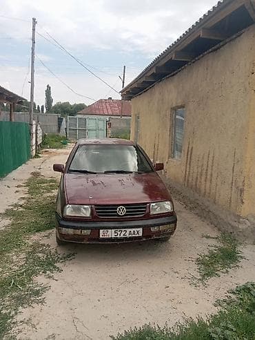 Продажа авто: Volkswagen Vento: 1993 г., Седан — 4
