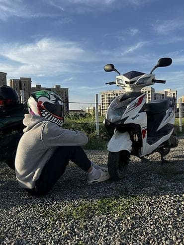 танк сукутер: Тип скутера Yamaha, 125 куб. см, Бензин, Б/у — 3