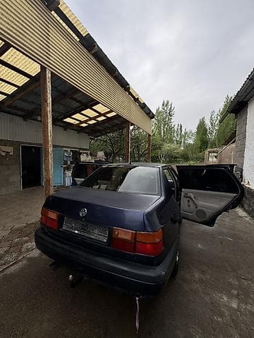 Продажа авто: Volkswagen Vento: 1992 г., 1.8 л, Механика, Бензин, Седан — 1