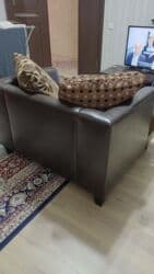 диван с подушками: Прямой диван, Б/у, Двухместный — 5