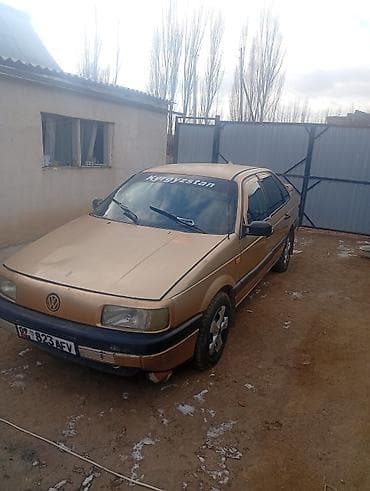 жугули мос: Volkswagen Passat: 1989 г., Седан — 3