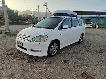 Toyota Ipsum: 2003 г., 2.4 л, Автомат, Газ, Минивэн