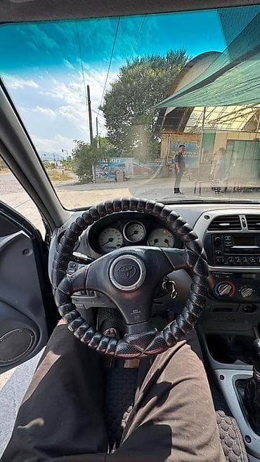 Toyota RAV4: 2004 г., 2 л, Кол менен иштөөчү, Дизель, Кроссовер — 6