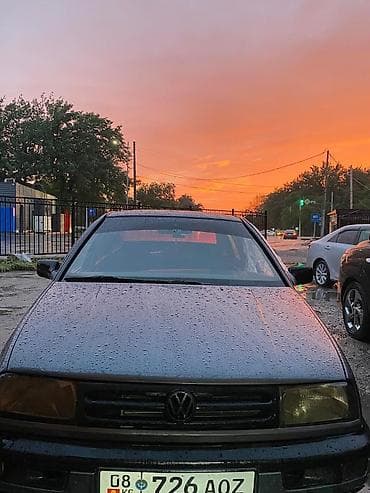 vin code: Volkswagen Vento: 1993 г., 1.8 л, Механика, Бензин, Седан — 1