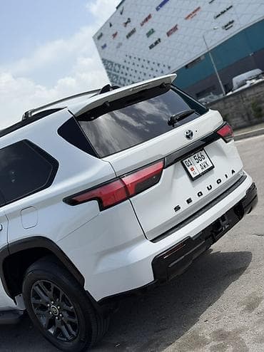 model y: Toyota Sequoia: 2023 г., 3.5 л, Автомат, Гибрид, Внедорожник — 6