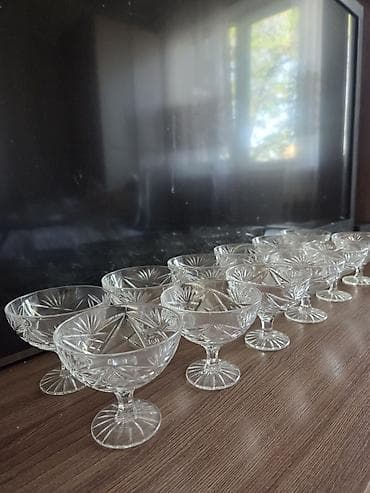 применение: Набор хрустальных креманок на ножке — 12 штук. - Материал: хрусталь — 3