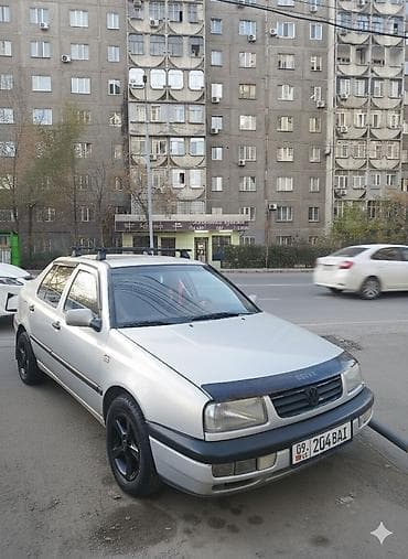 Volkswagen Vento: 1992 г., 1.8 л, Кол менен иштөөчү, Бензин, Седан