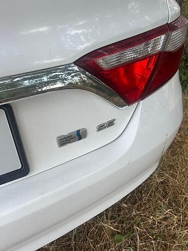 byd e1: Toyota Camry: 2017 г., 2.5 л, Вариатор, Гибрид, Седан — 3