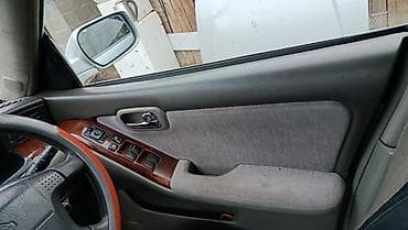 Nissan Laurel: 1999 г., 2 л, Автомат, Газ — 7