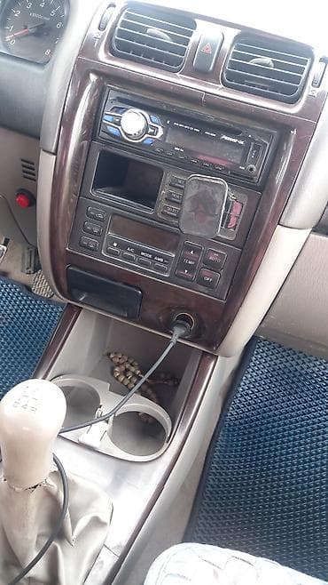 мазда 626: Mazda 626: 2000 г., Механика, Седан — 1