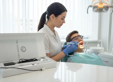 Светополимеризационная LED-лампа для стоматологии в комплекте