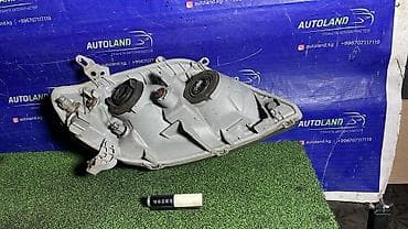 Автозапчасти: Передняя левая фара Toyota 2004 г., Б/у, Оригинал, Япония — 2