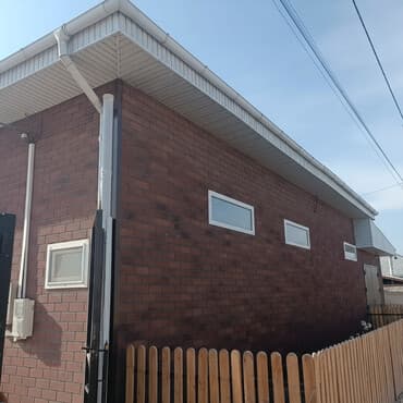 дома в александровке: Сдам склад в аренду на долгий срок. 150 кв.м. Находится в городе — 1