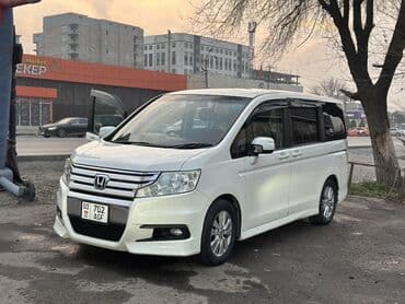 срочно продам авто в связи с переездом: Honda Stepwgn: 2010 г., 2 л, Автомат, Бензиновая, Минивэн — 3