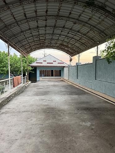 Үйлөрдү ижарага берүү: Для иностранцев На долгий срок Торг уместен Просторный частный дом с — 2