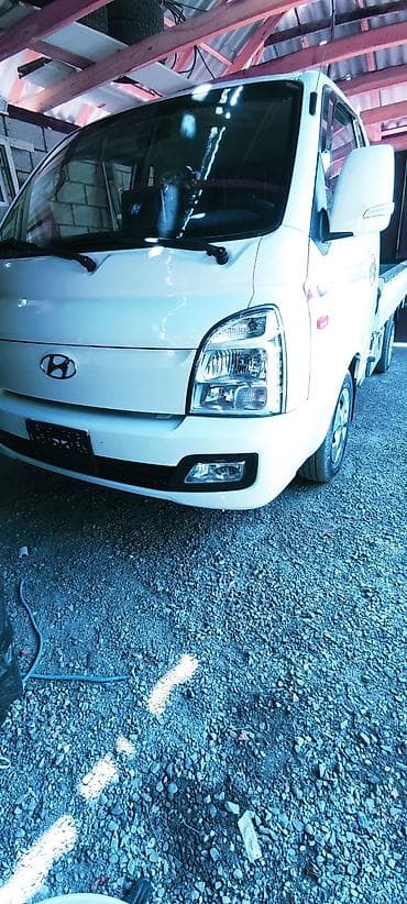 Унаа: Hyundai Porter II (бортовой малотоннажный грузовик) - Компактный — 1