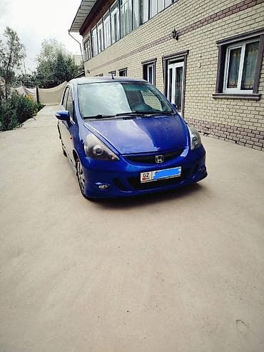 Продажа авто: Honda Fit: 2003 г., 1.3 л, Механика, Бензин, Хэтчбэк — 2