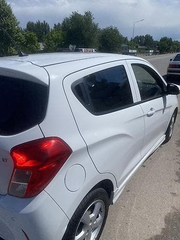 Транспорт: Chevrolet Spark: 2018 г., 1 л, Кол менен иштөөчү, Бензин, Хетчбек — 5