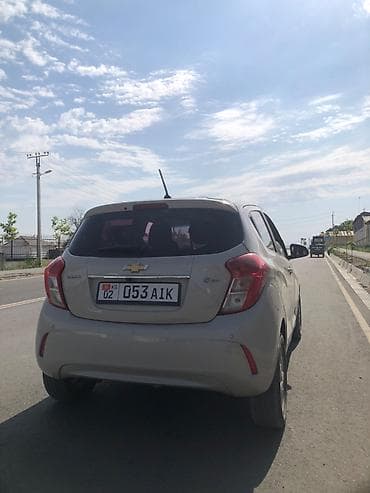 sprinter 2 2: Chevrolet Spark: 2017 г., 1 л, Вариатор, Бензин, Хэтчбэк — 2