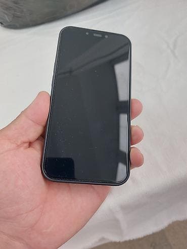 ipnone 13: IPhone 13 Pro, Alpine Green, Защитное стекло — 2