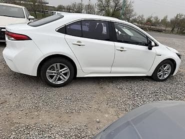 prius v: Toyota Corolla: 2022 г., 1.8 л, Вариатор, Гибрид, Седан — 7