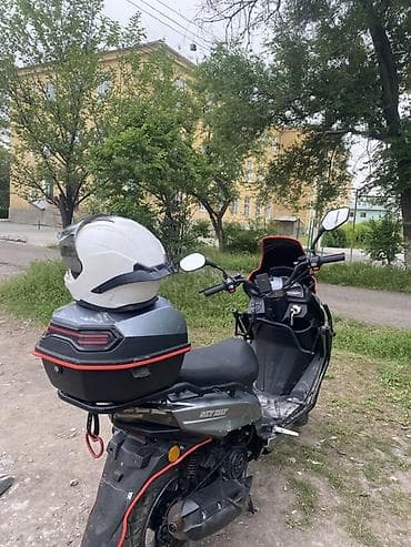 скутер с багажником: Тип скутера 160 куб. см, Бензин, Б/у — 7