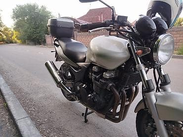 мотоцикыл: Классический мотоцикл Kawasaki, 750 куб. см, Бензин — 2