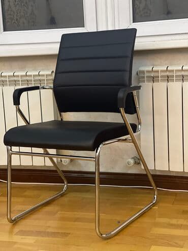 офис кресло: Стул для посетителей! Для офиса Каркас хромированный Цвет: черны — 7
